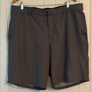 NIKe Golf Shorts Size 40